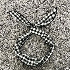 Checkered headband